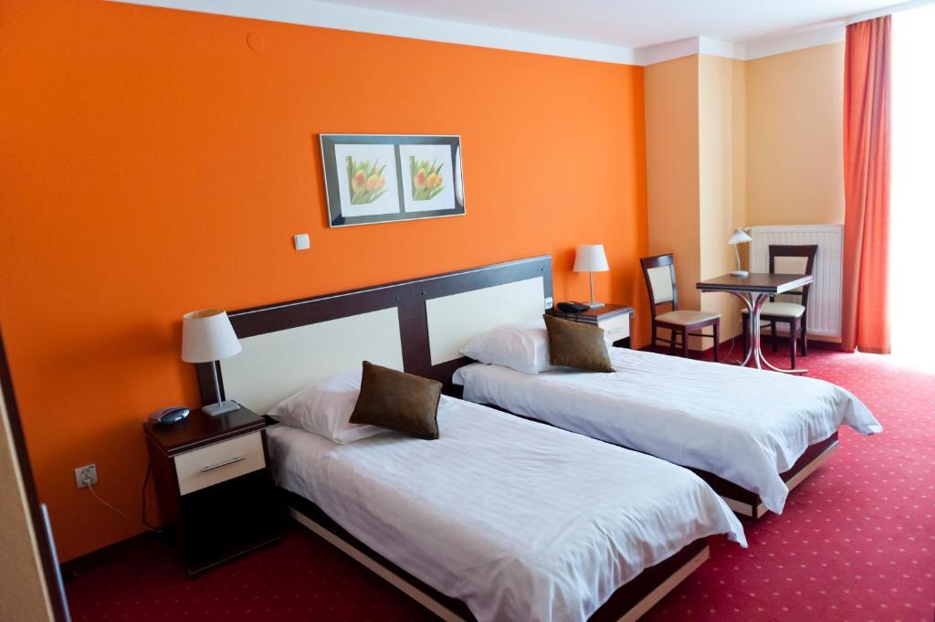 Mark1 Hotel Brzesko Luaran gambar